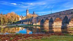 Encuentra vuelos baratos desde El Salvador a Salamanca