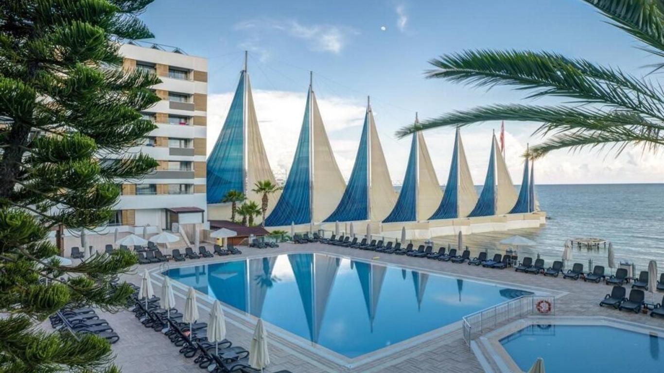 Adin Beach Hotel