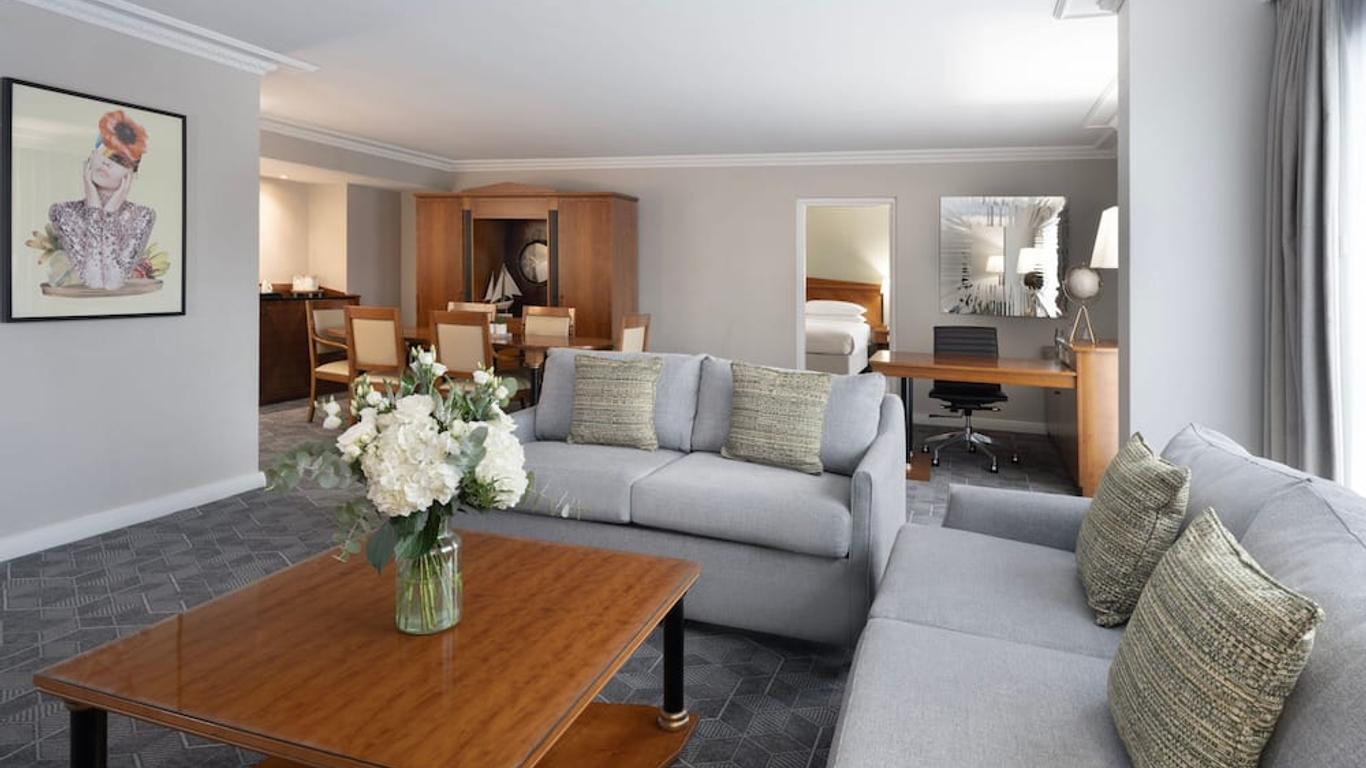 Delta Hotels by Marriott Heathrow Windsor