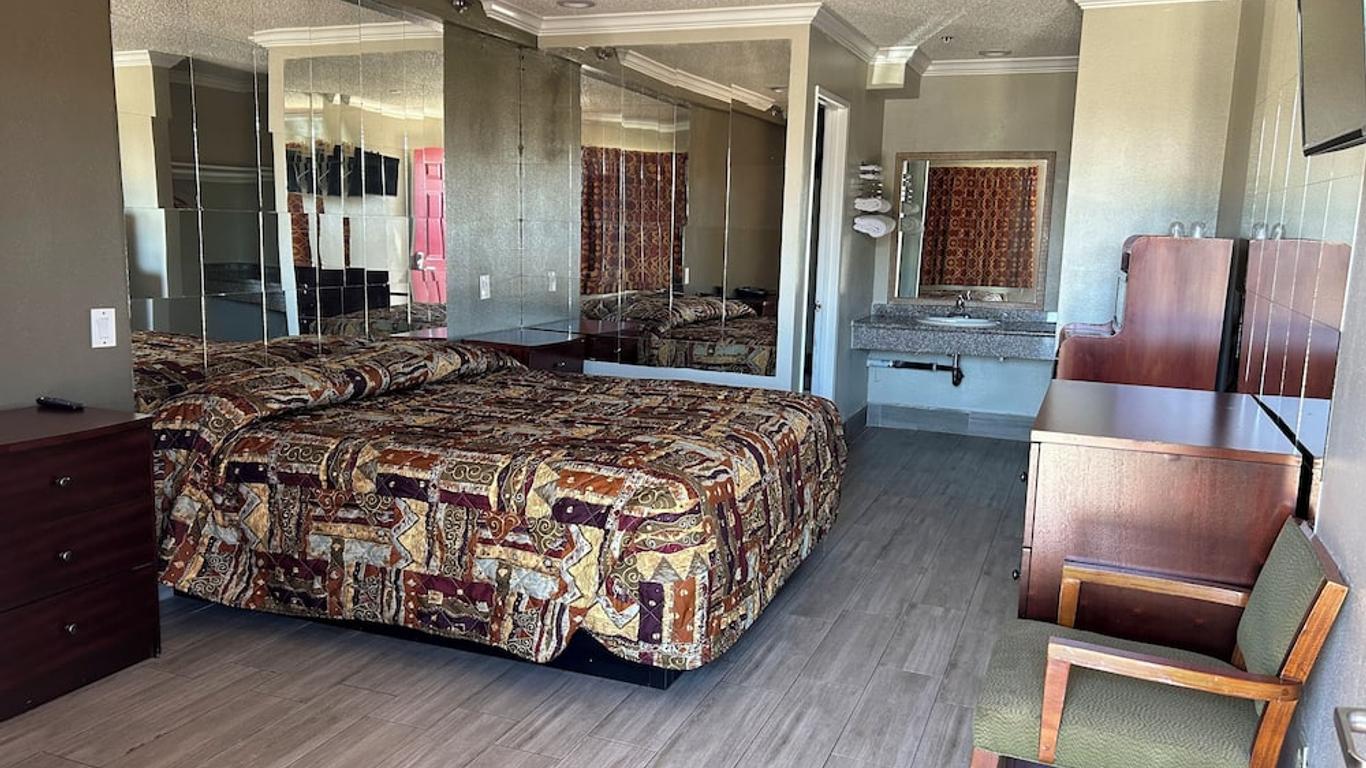 Passport Inn & Suites