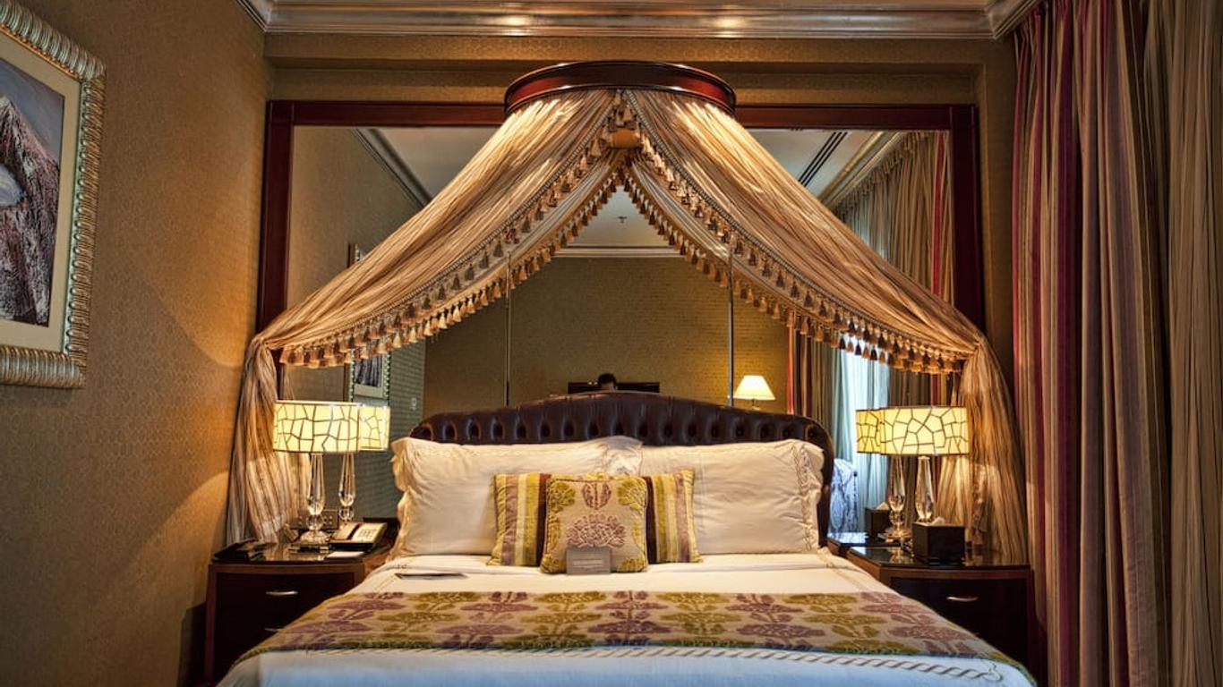 Grand Regency Doha, Trademark Collection