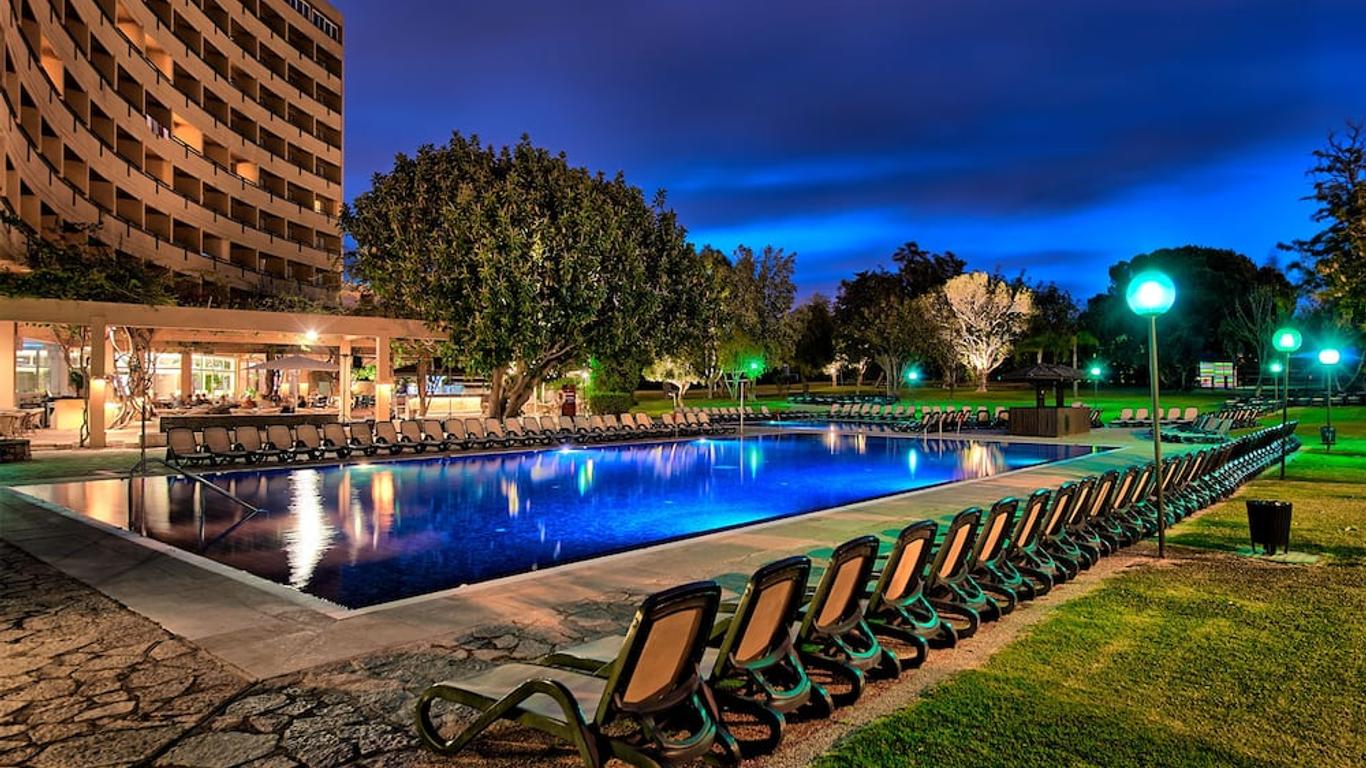 Dom Pedro Vilamoura
