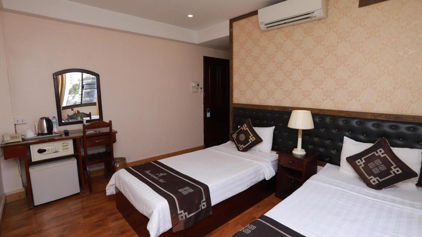 Charming Riverside Hotel