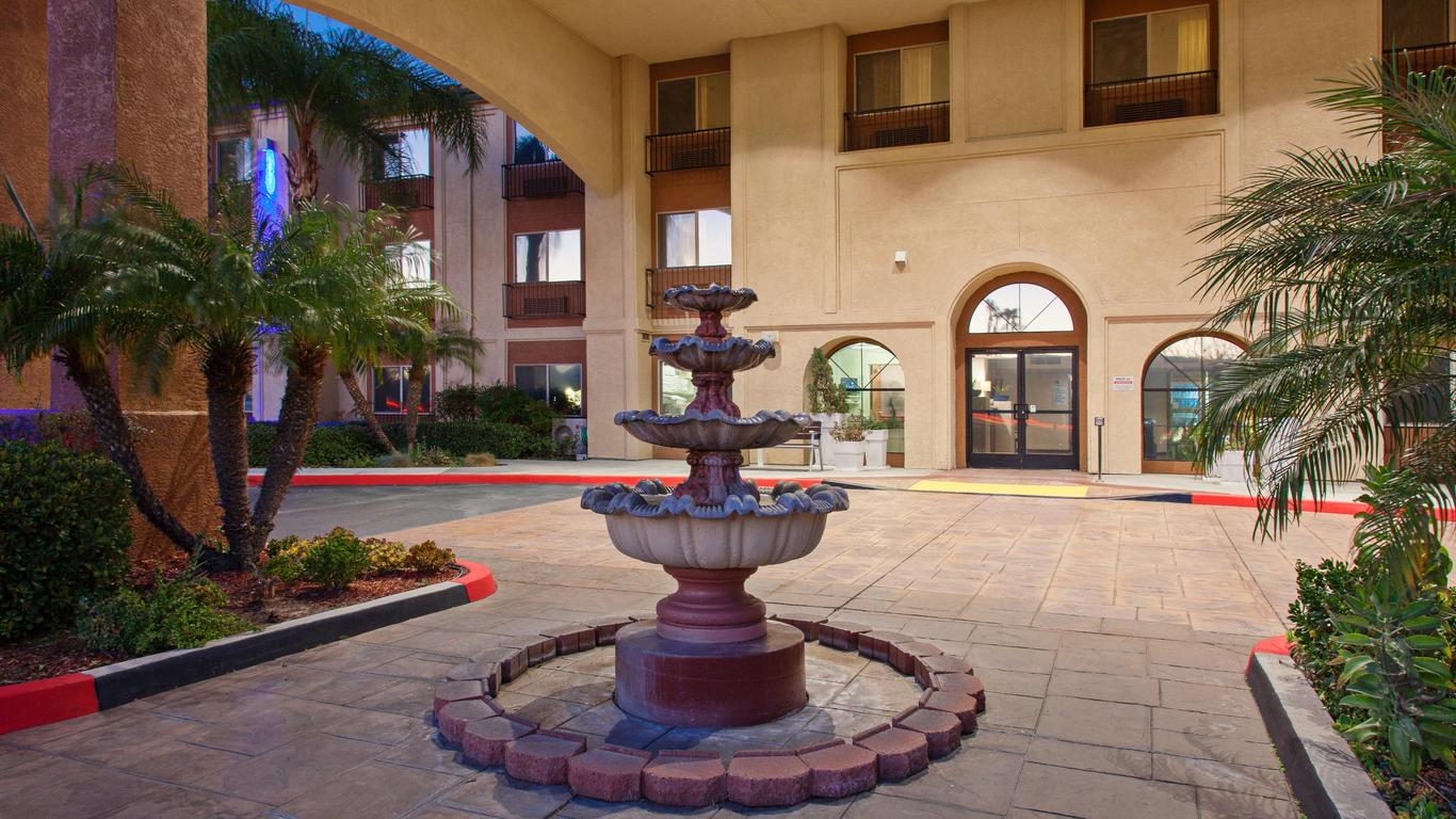 Holiday Inn Express Temecula