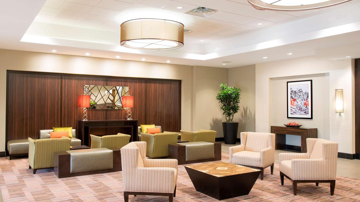 DoubleTree by Hilton Hotel Grand Rapids Airport