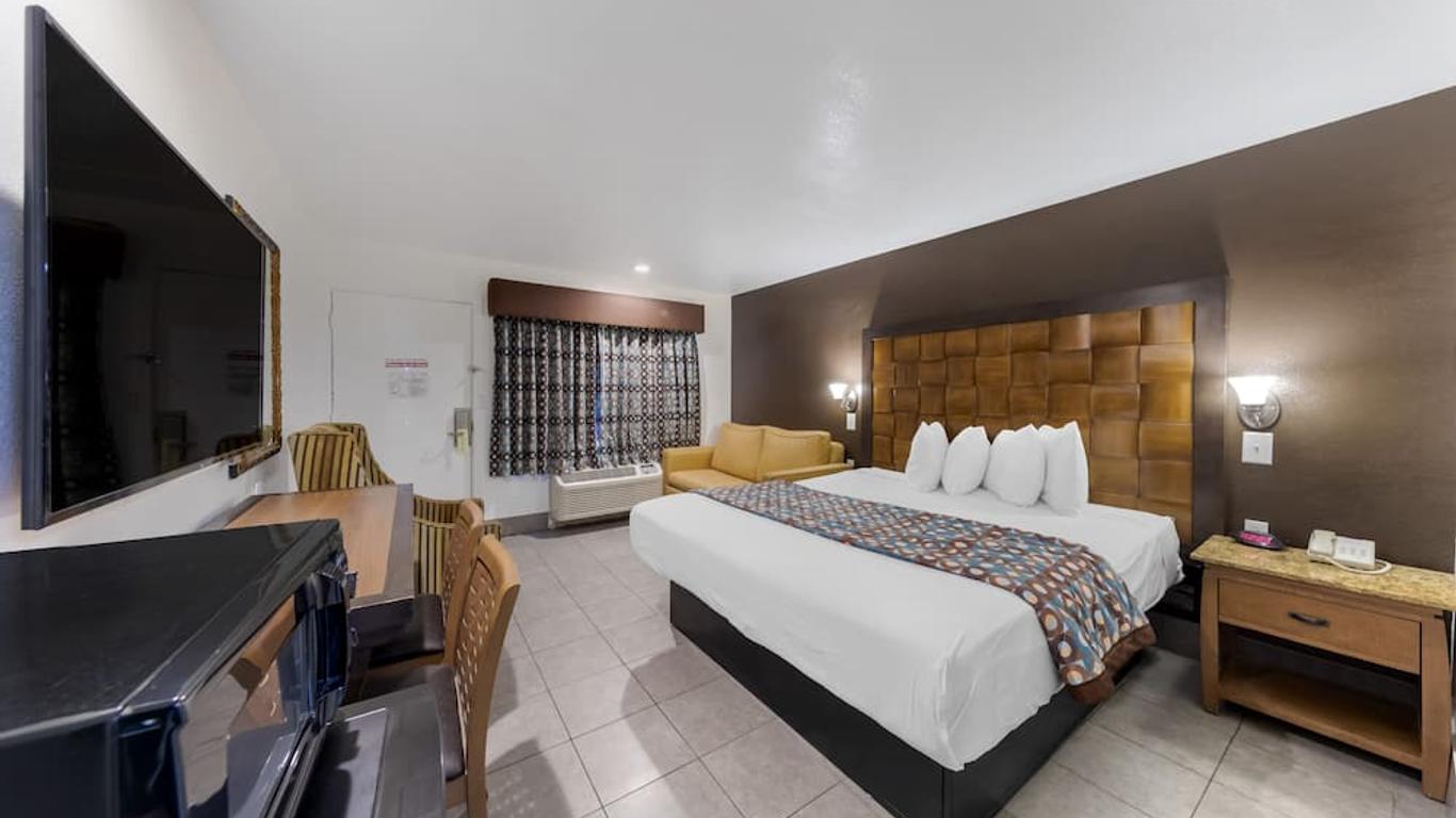 Anaheim Discovery Inn & Suites