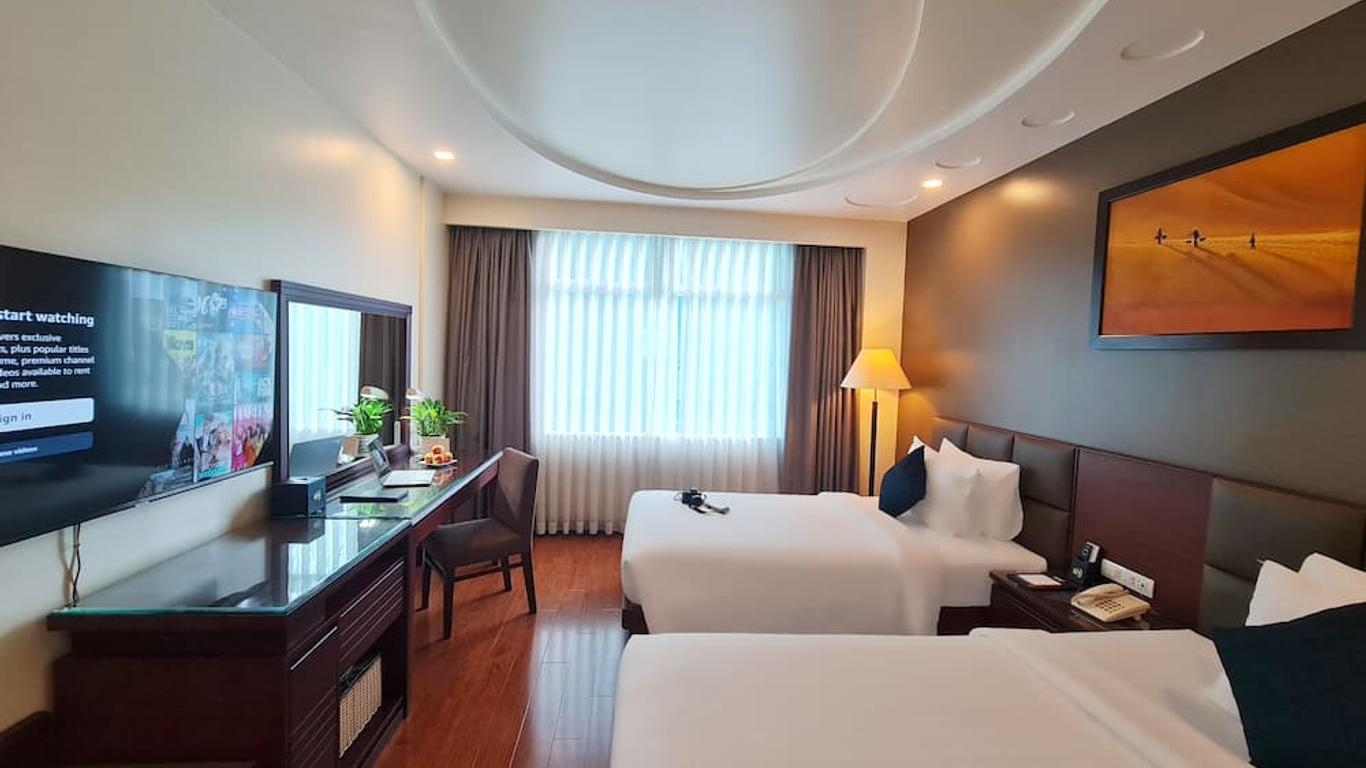 Kin Hotel Thi Sach