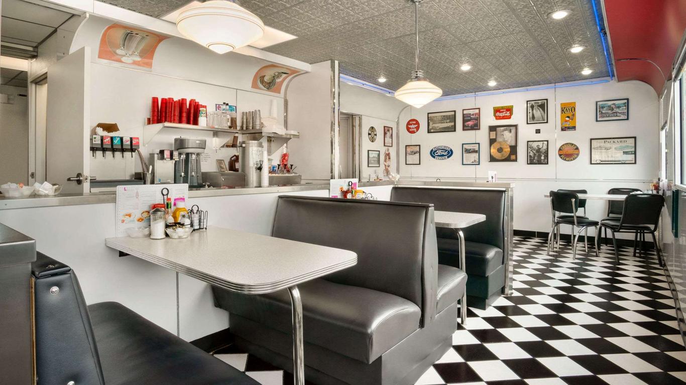 Travelodge by Wyndham Cheyenne