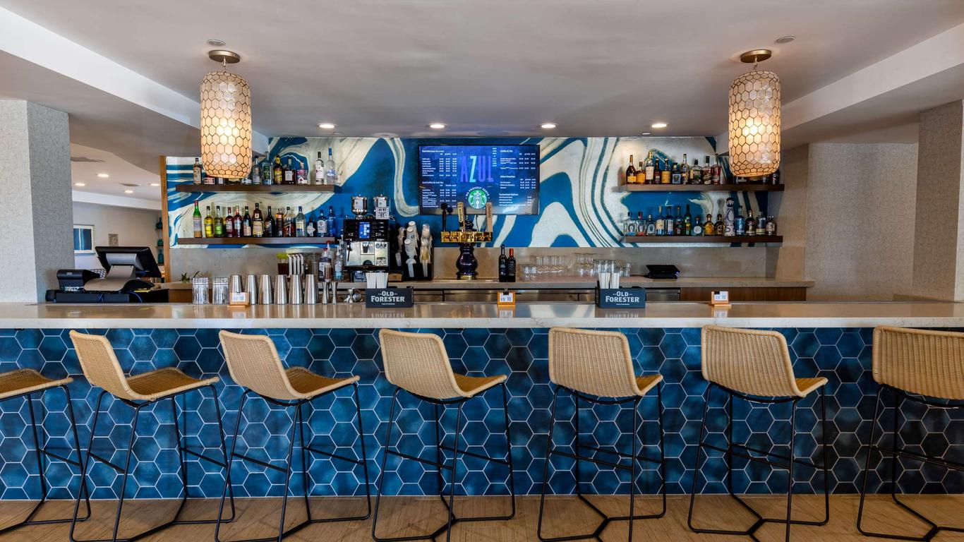 Redondo Beach Hotel, Tapestry Collection by Hilton