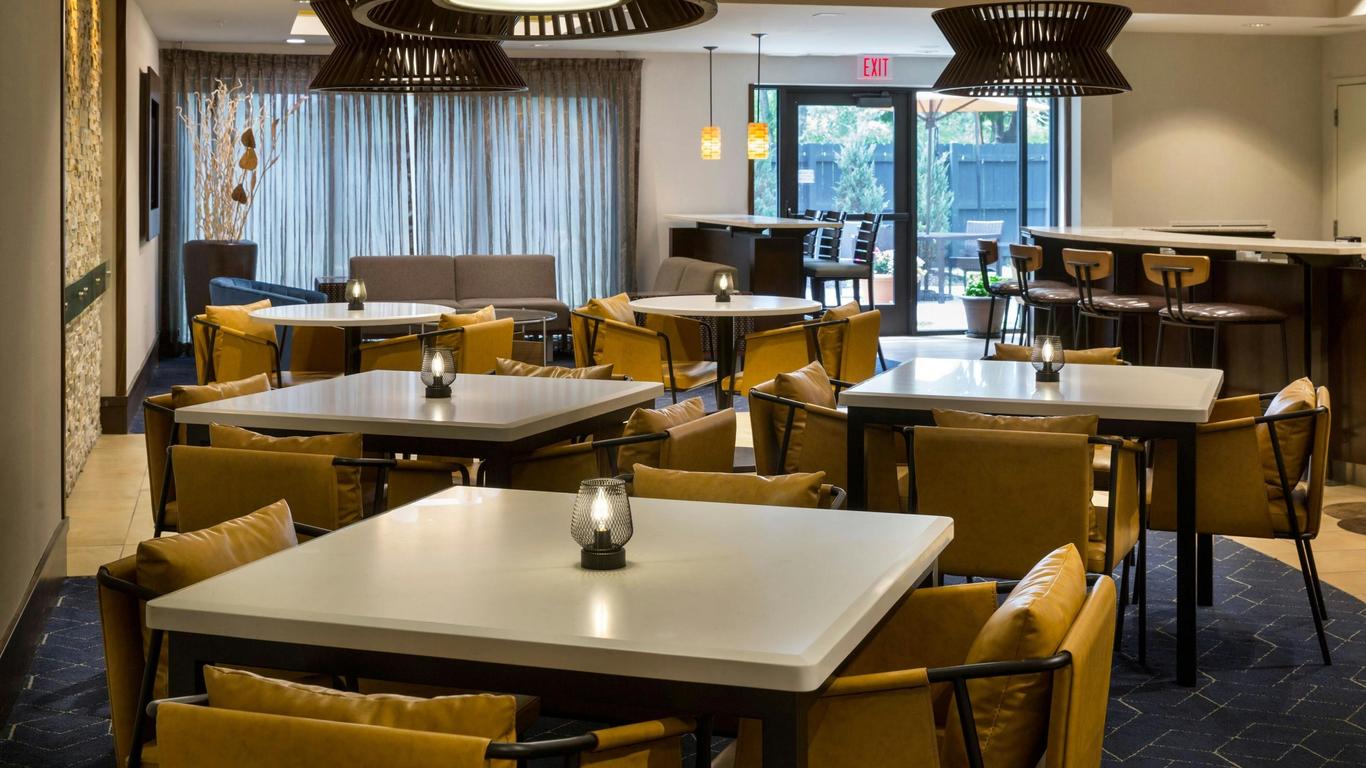 Courtyard by Marriott Buffalo Amherst/University