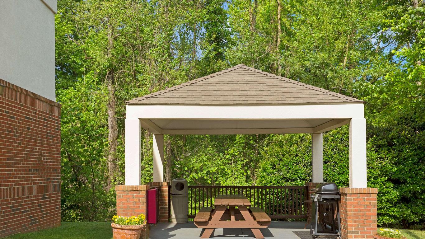 MainStay Suites Charlotte - Executive Park