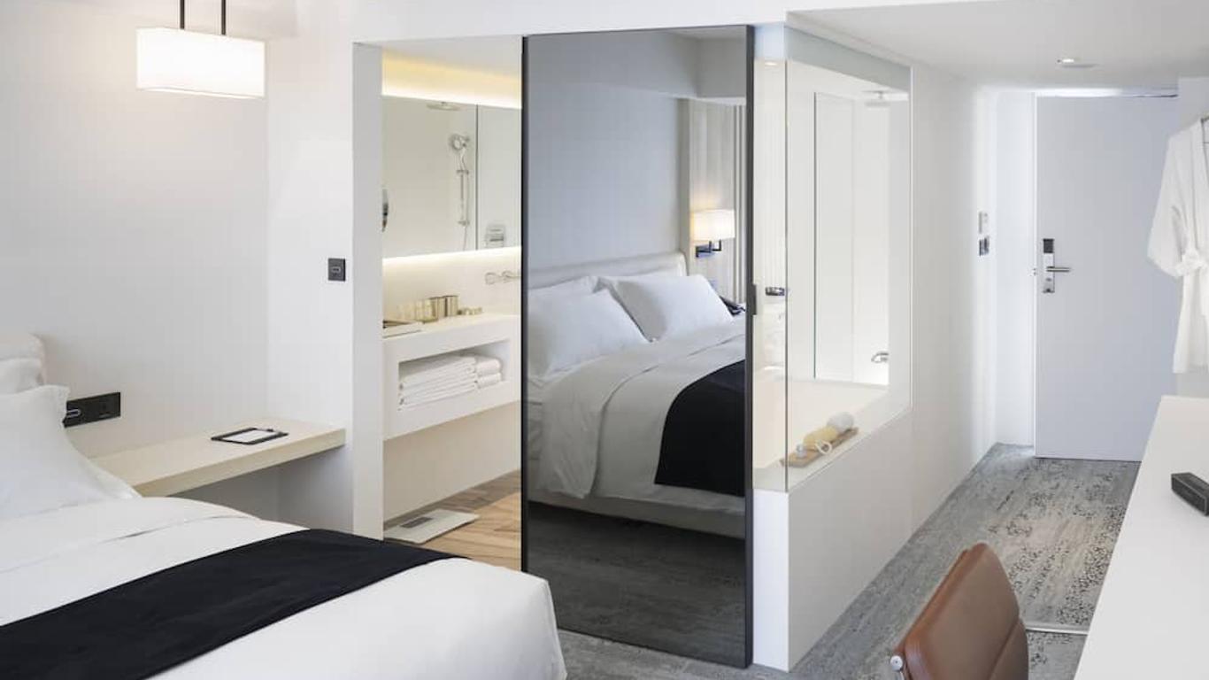 Swiio Hotel Daan