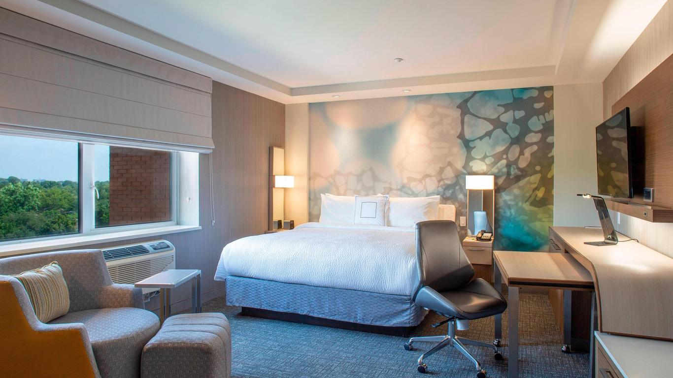 Courtyard by Marriott New York Queens/Fresh Meadows