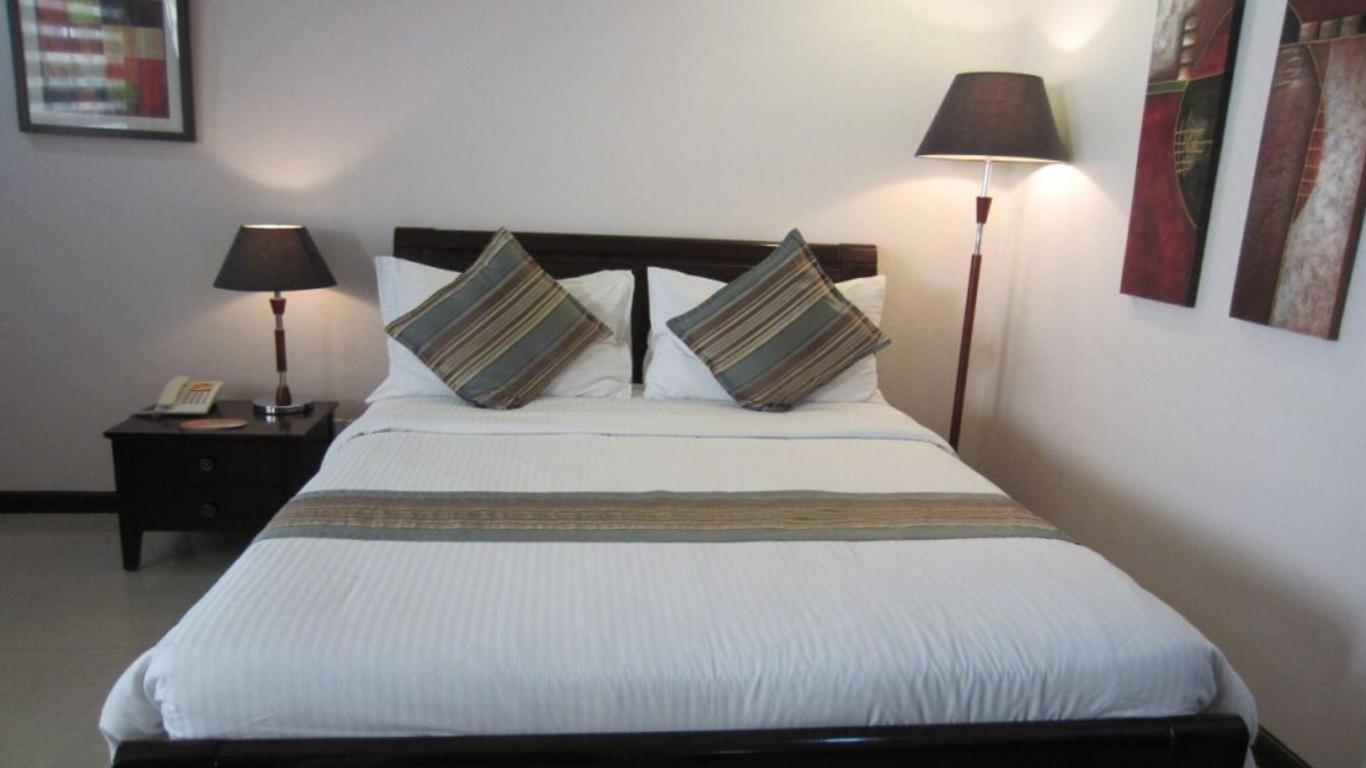 The Suites at Calle Nueva