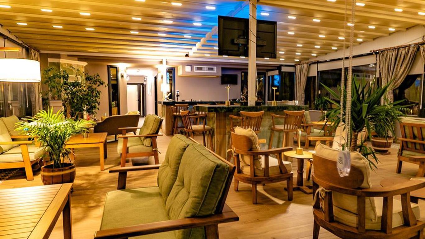 Assos Hunters Hotel