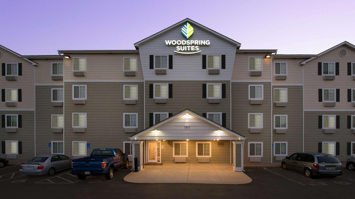 Woodspring Suites Topeka