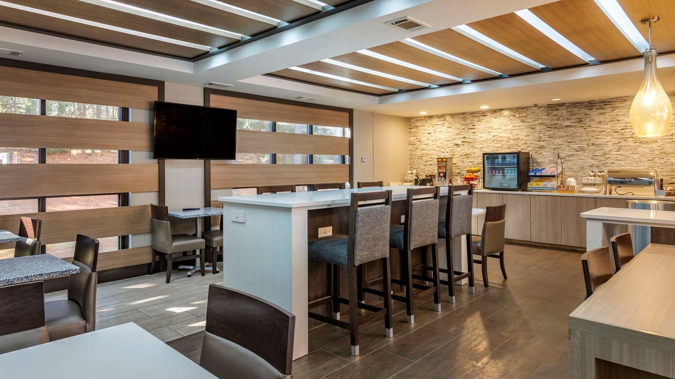 Comfort Suites Alpharetta/Roswell - Atlanta Area