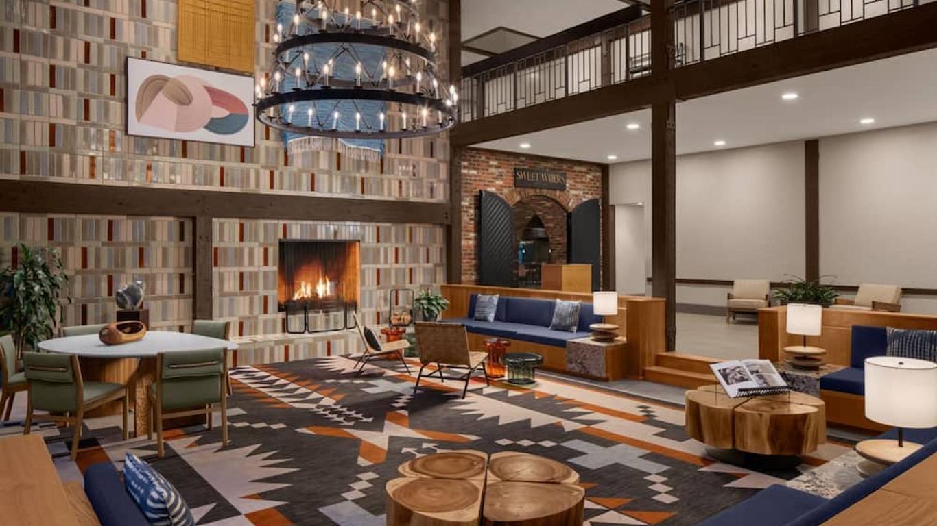 Valley River Inn