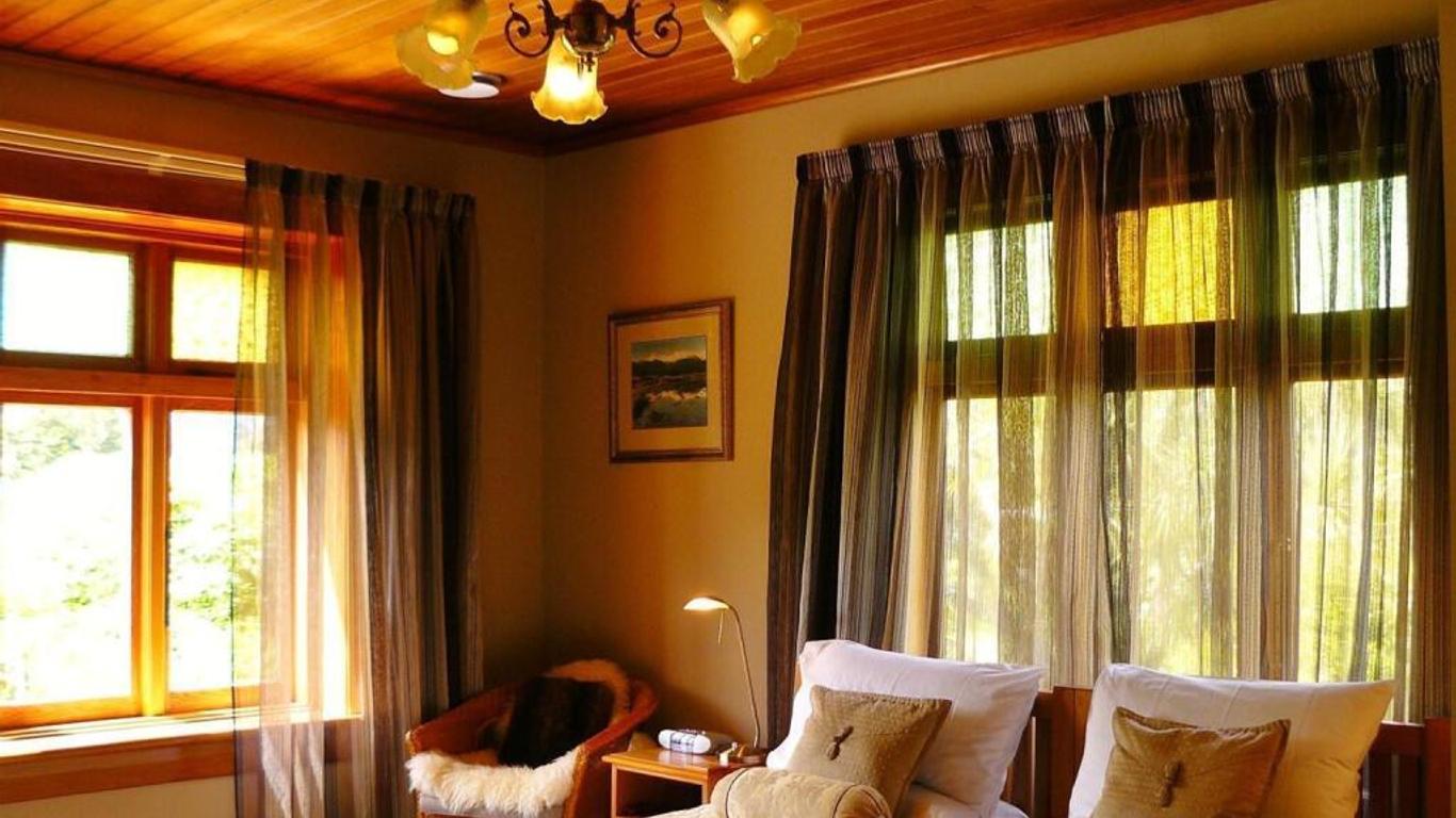 Holly Homestead B&B