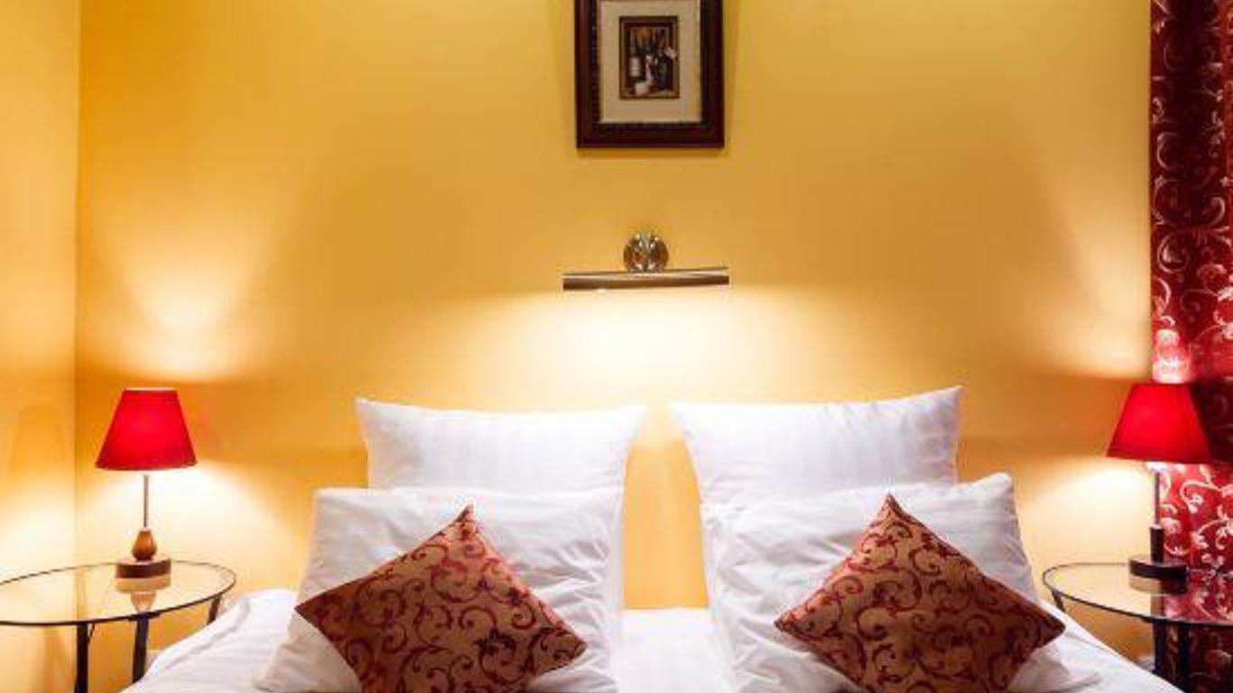 Jenavi Club Hotel