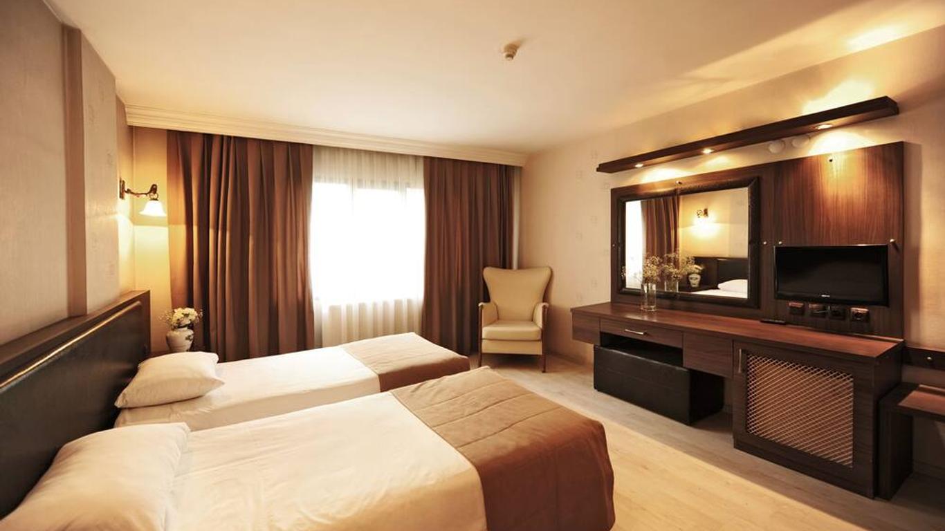Üstün Hotel Alsancak