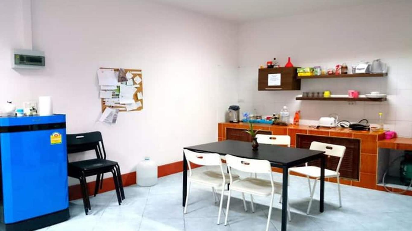 Baan Kai Hostel
