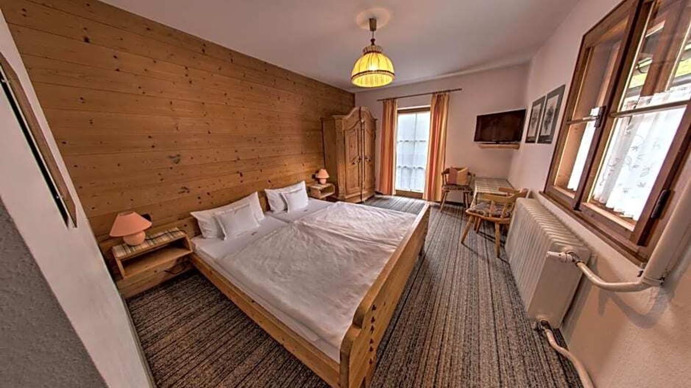 Wirtshaus und Pension Hocheck