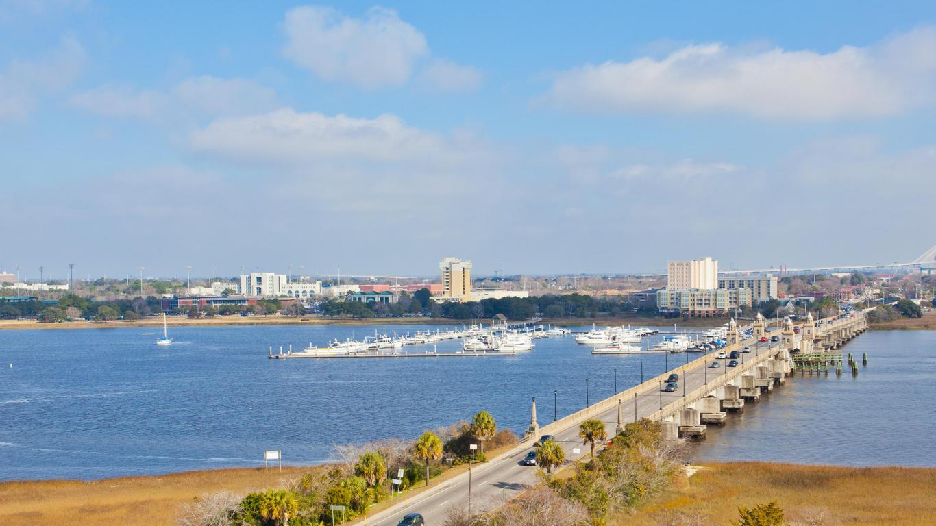 Holiday Inn Charleston-Riverview