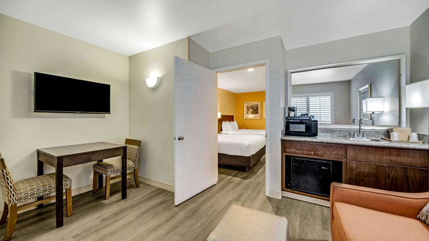 Comfort Inn Beach/Boardwalk Area