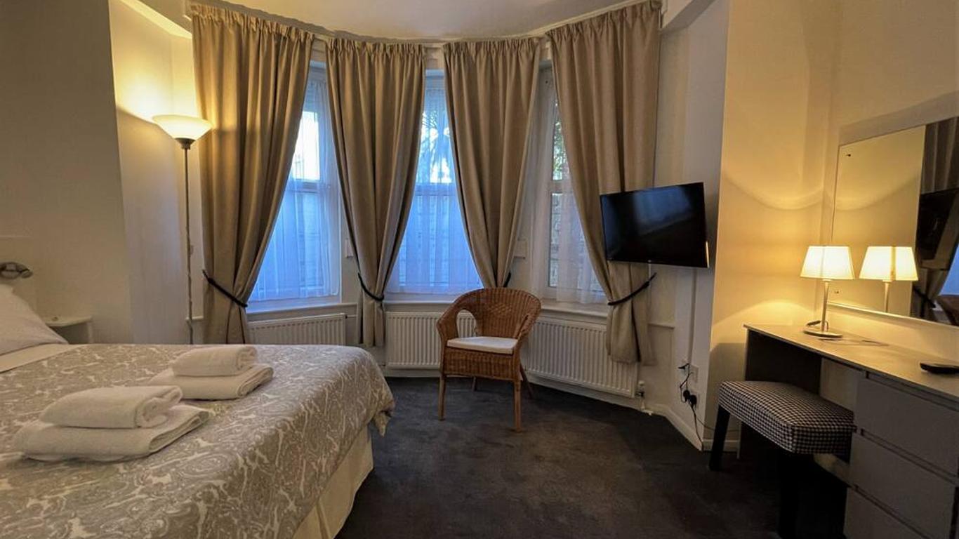 Gateway Hotel