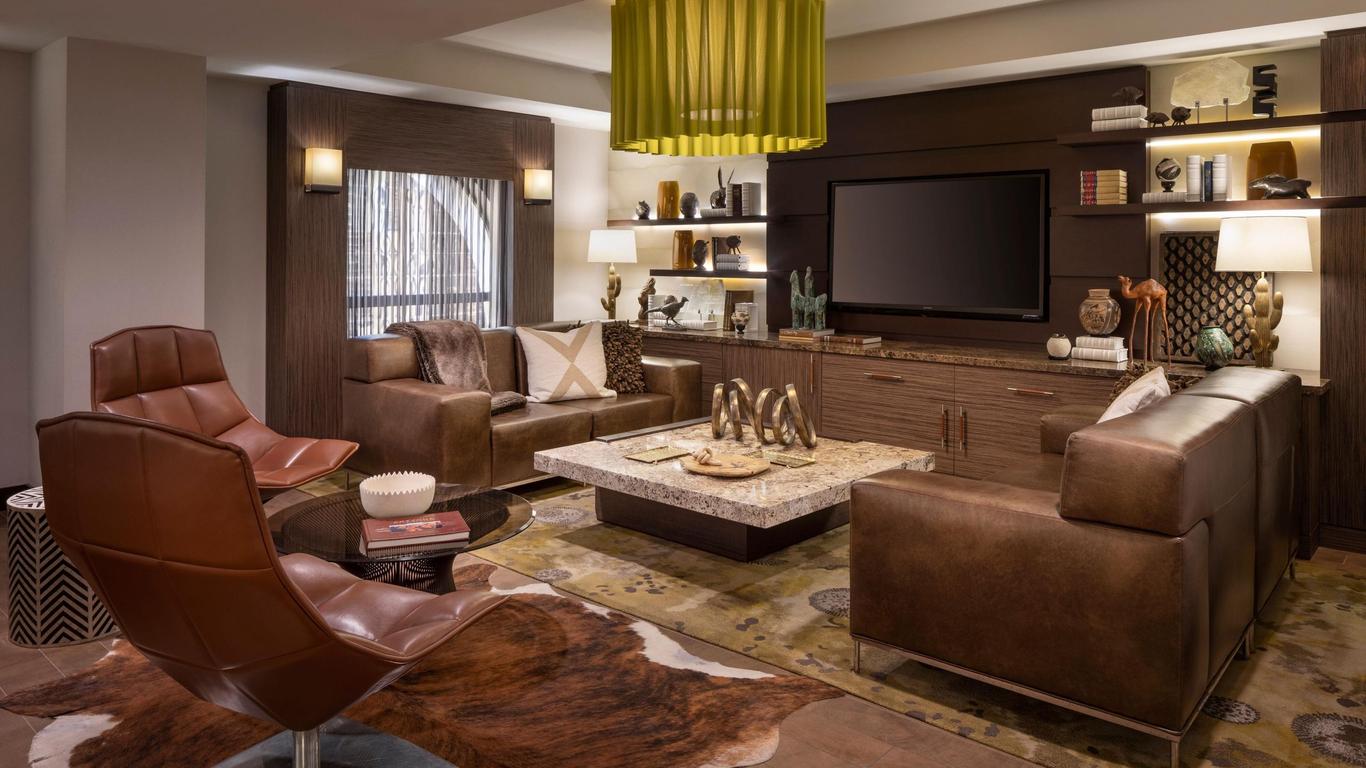 Renaissance Phoenix Downtown Hotel