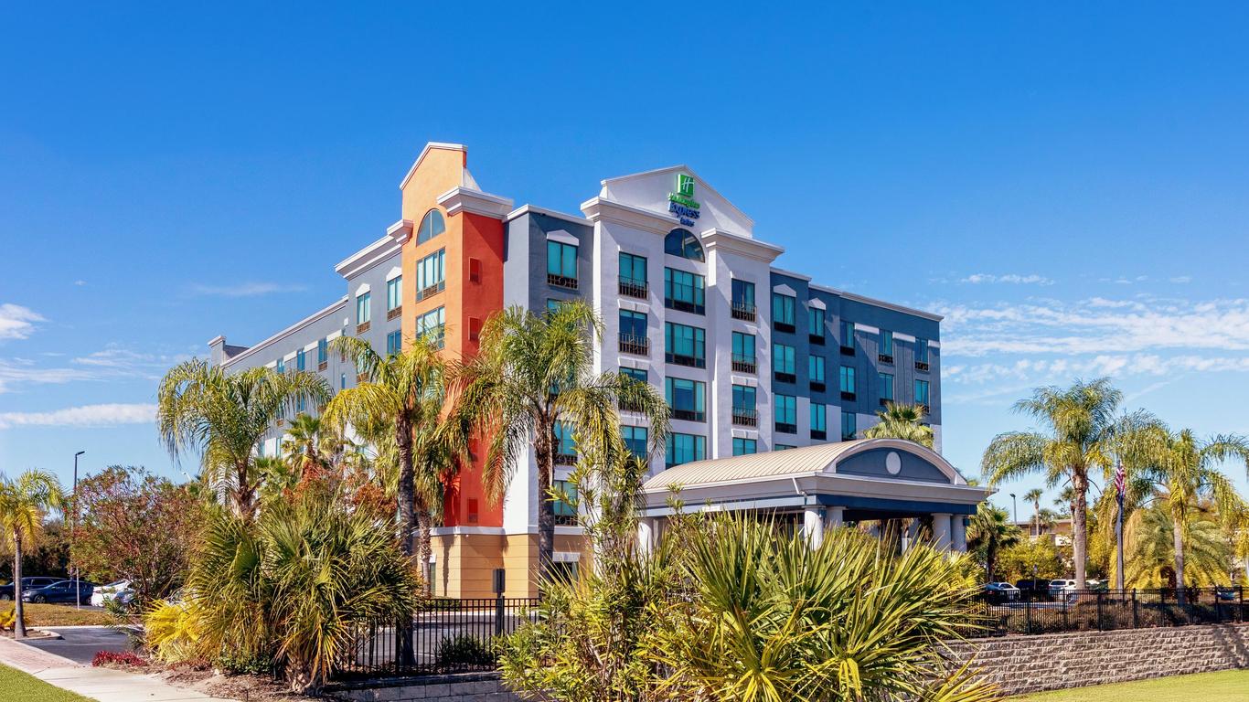 Holiday Inn Express & Suites Orlando - International Drive