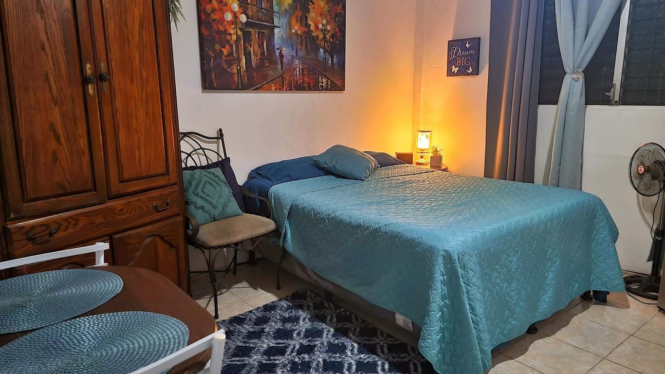 Alojamiento El Salvador Guest House