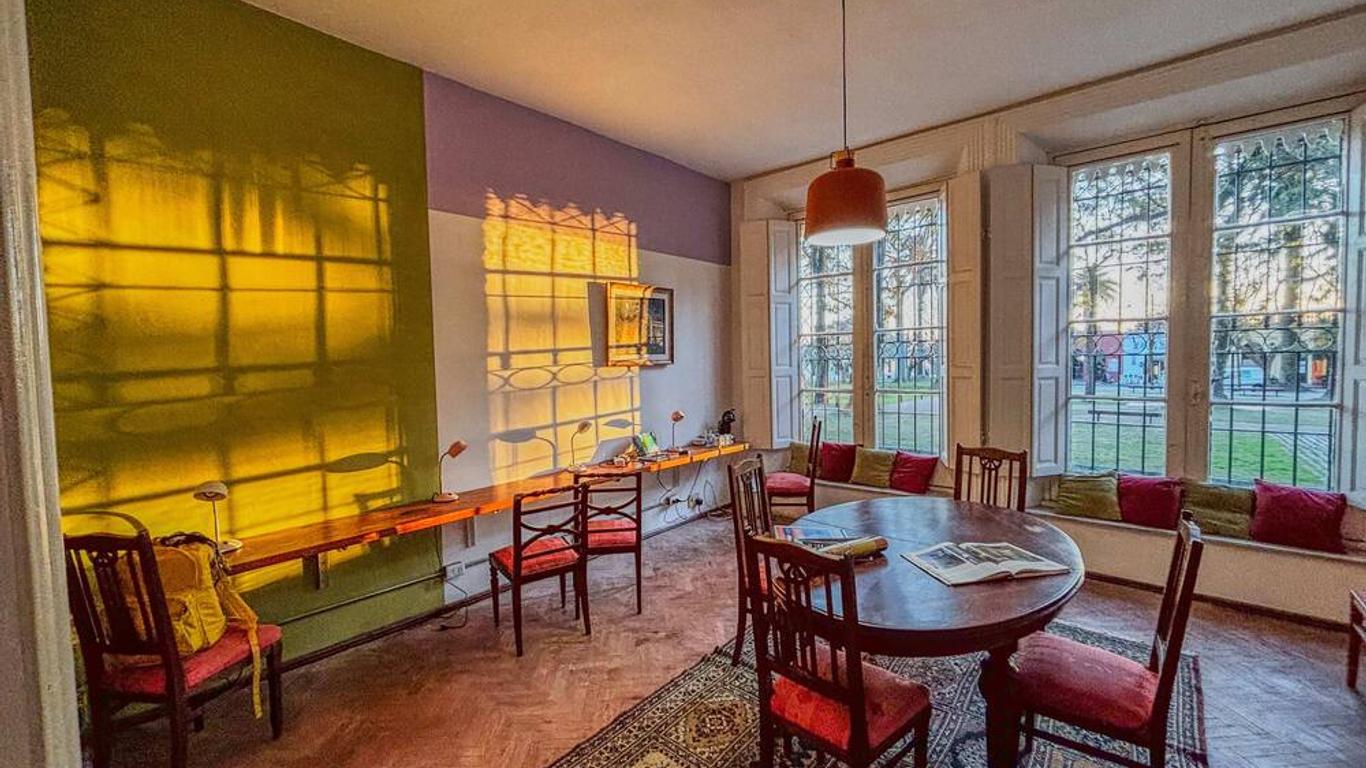 Viajero Colonia Hostel