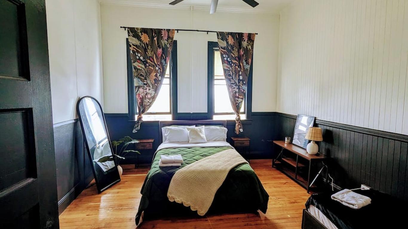 Howzit Hostels Hawaii