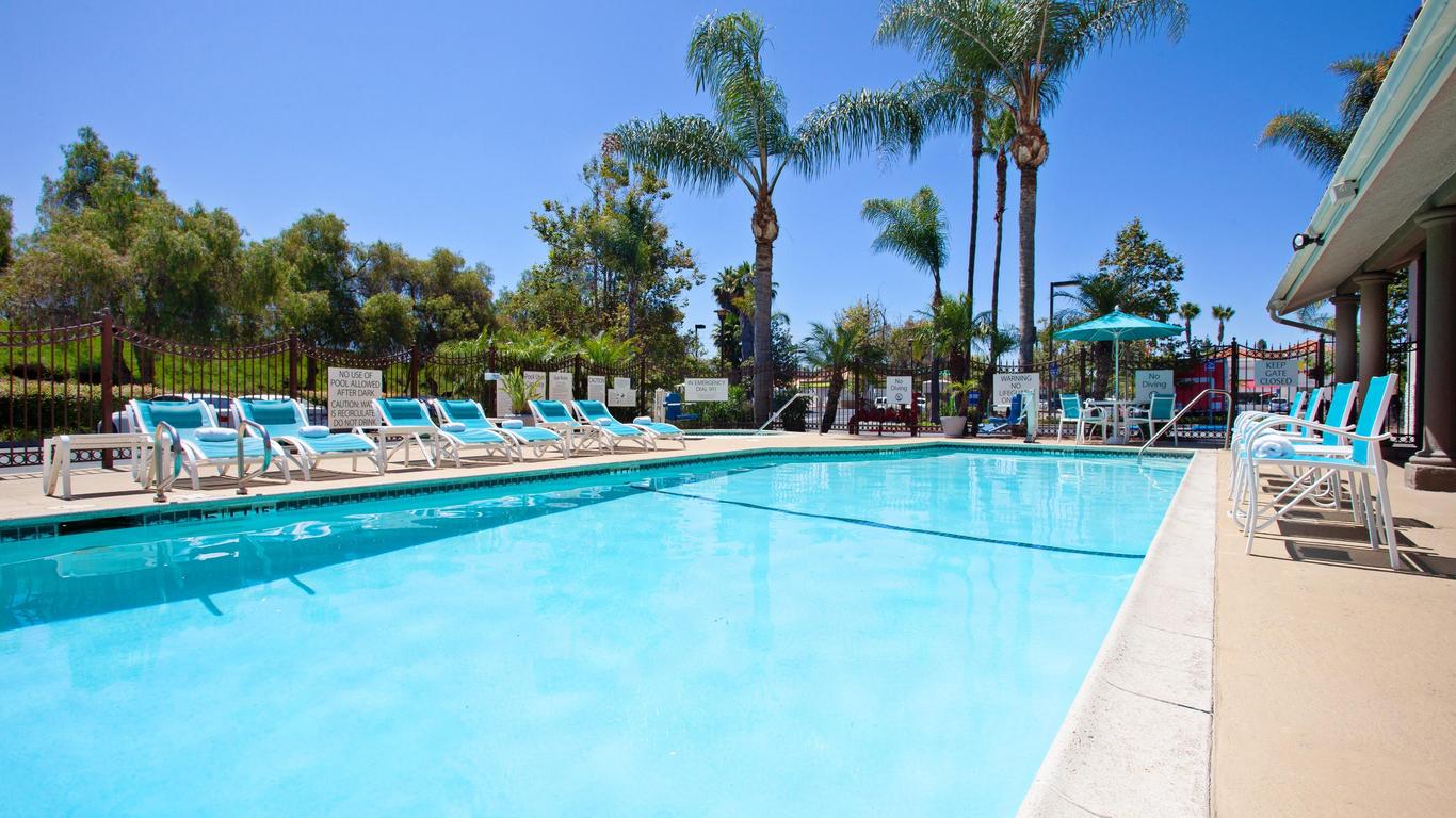 Holiday Inn Express Hotel & Suites San Diego-Escondido